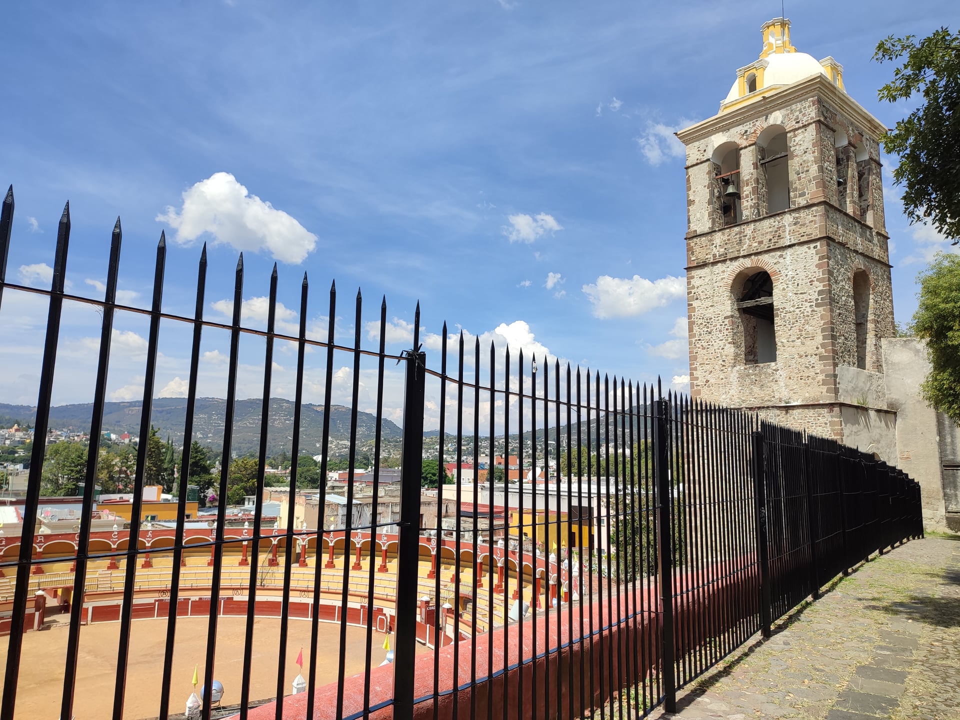 Iglesia colonial en Tlaxcala, México